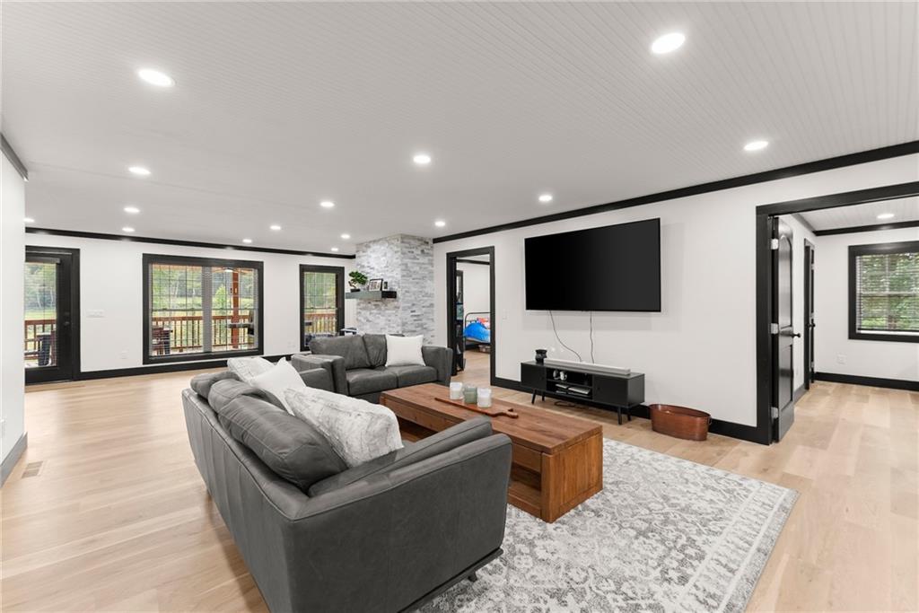 6147 Dahlonega Highway