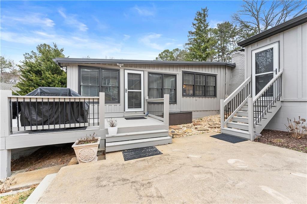 6052 Seminole Drive