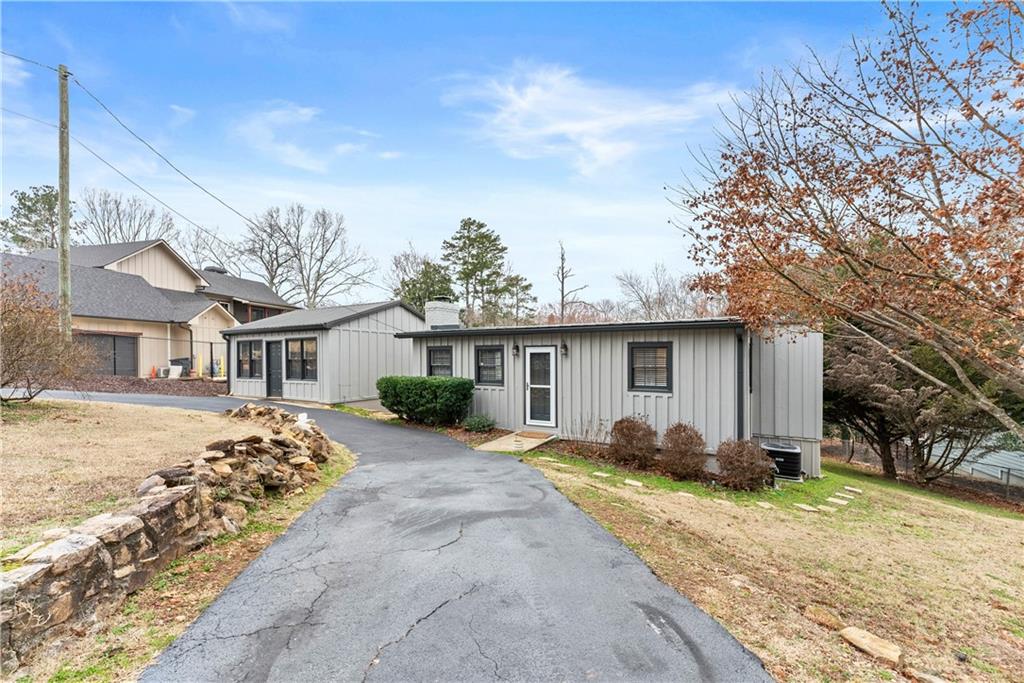 6052 Seminole Drive