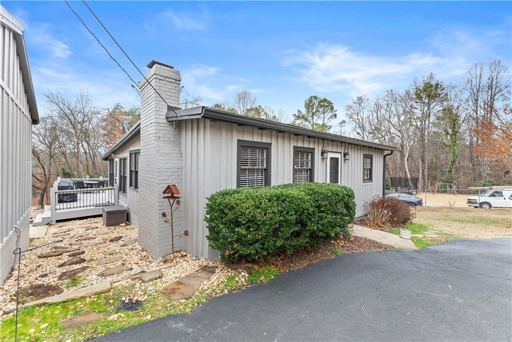 6052 Seminole Drive
