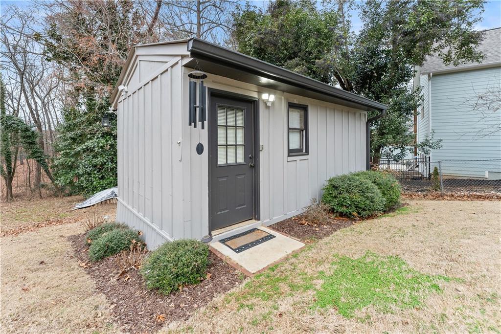 6052 Seminole Drive