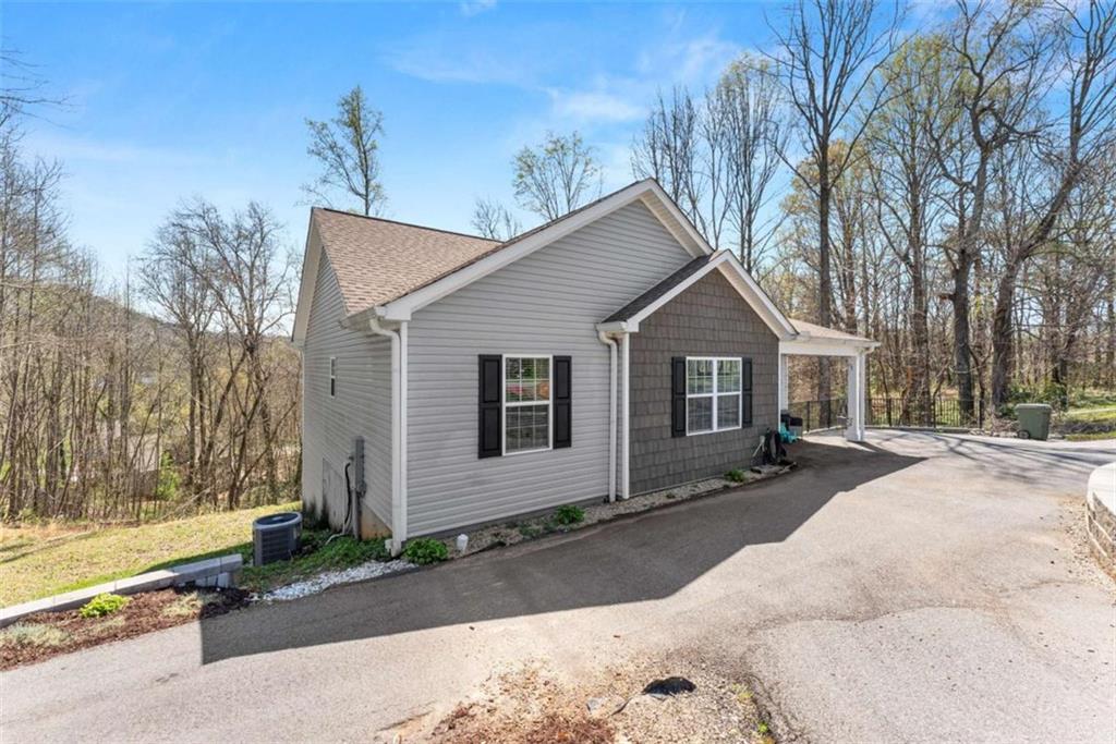 426 Old Clarksville Highway
