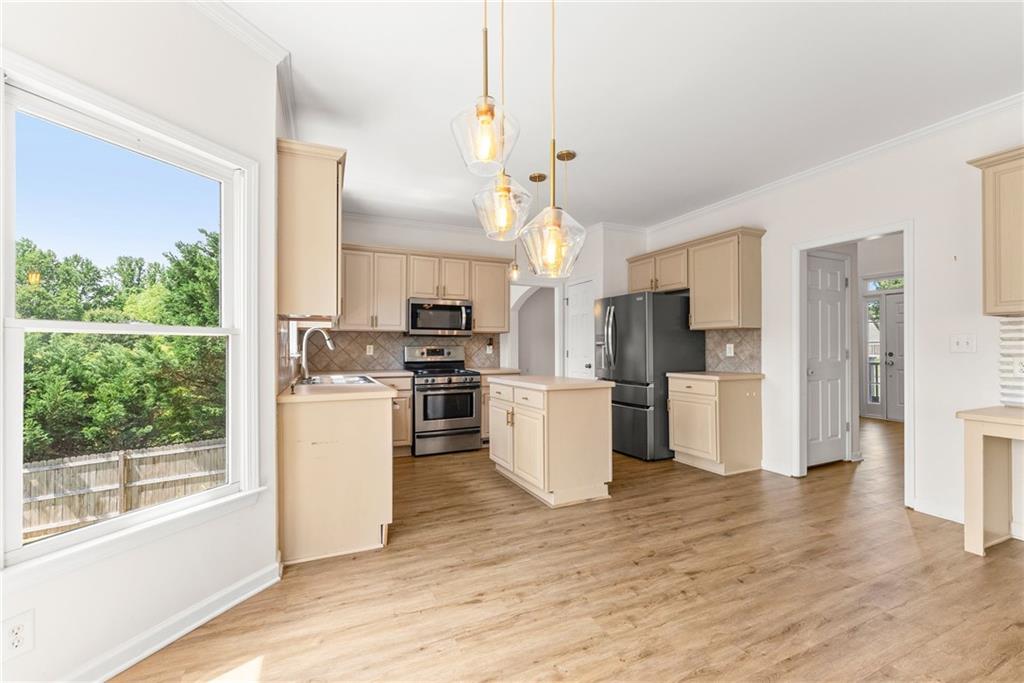 8455 Woodland View Drive