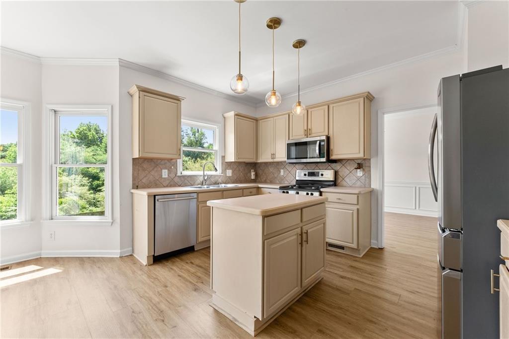 8455 Woodland View Drive