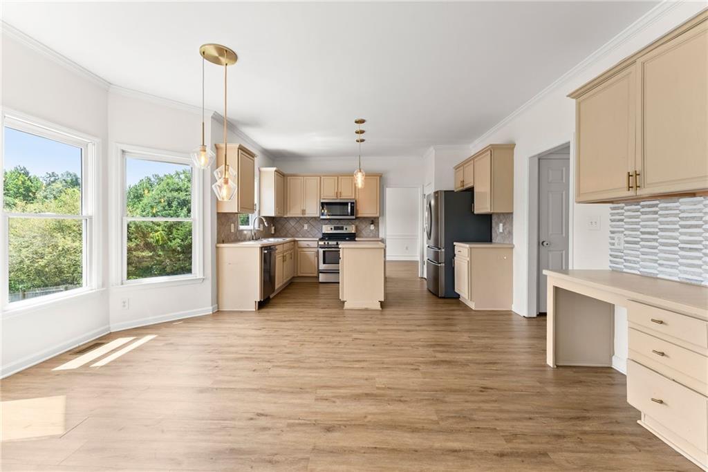 8455 Woodland View Drive