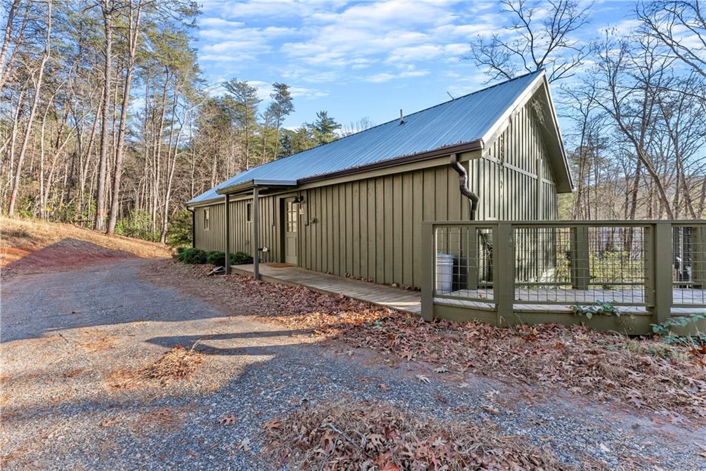 121 Waterfalls Way