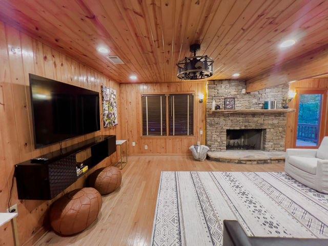 893 Hooper Road
