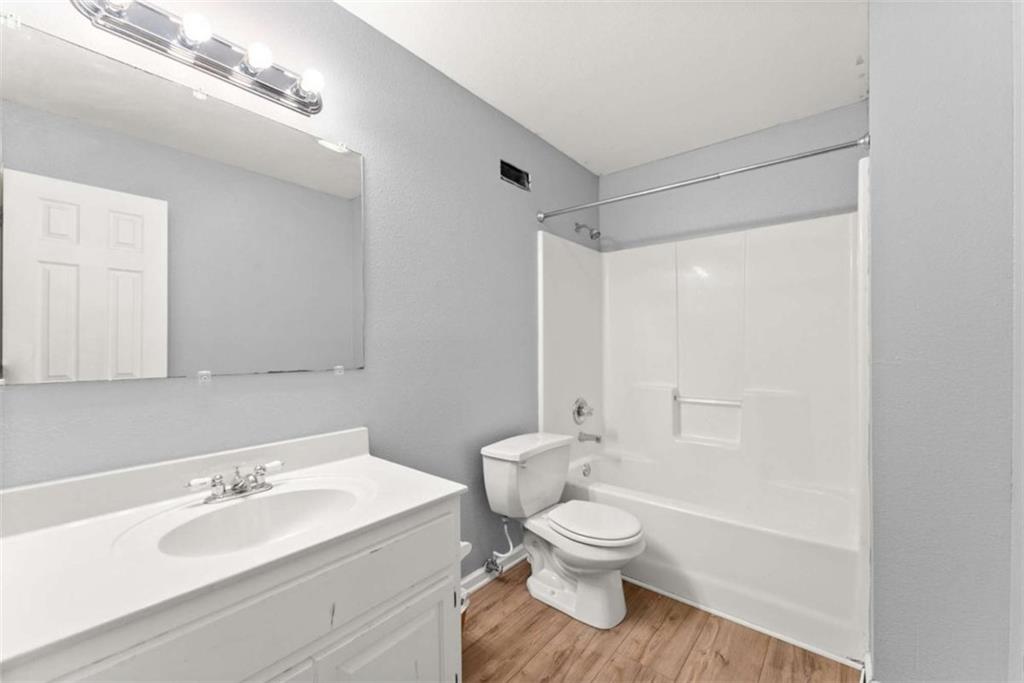 162 Greenview Court