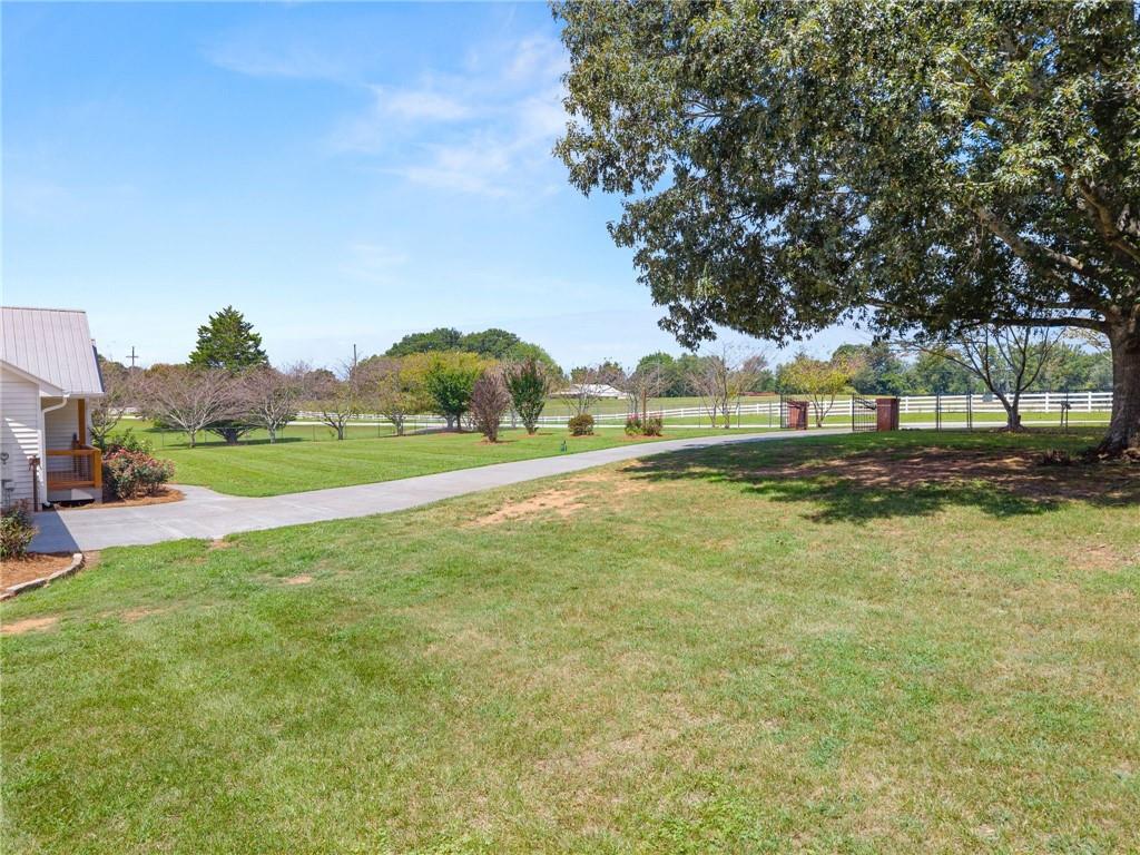 5820 Steve Black Road
