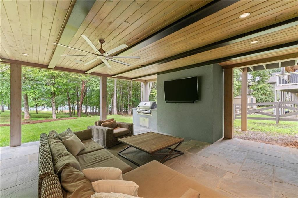 69 Winterhawk Cove