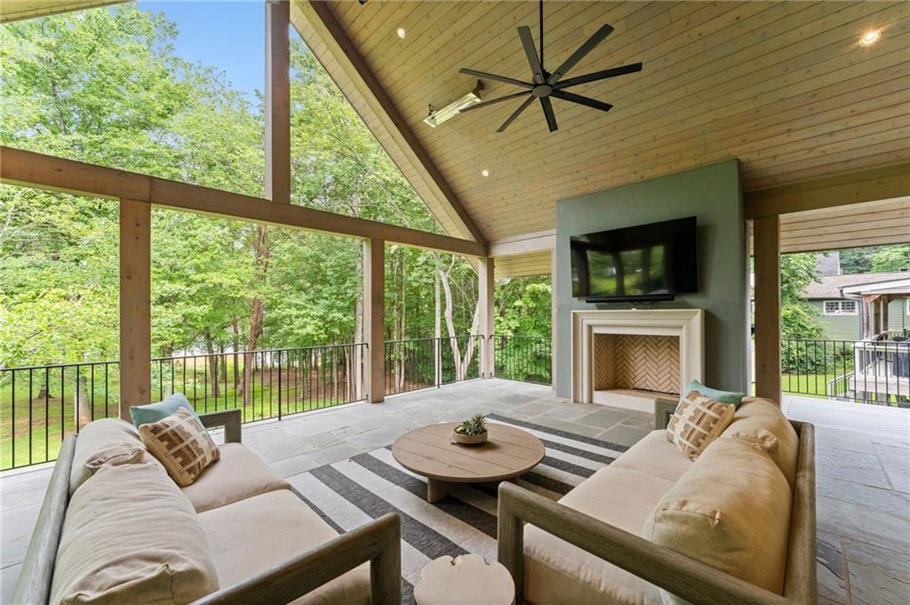 69 Winterhawk Cove