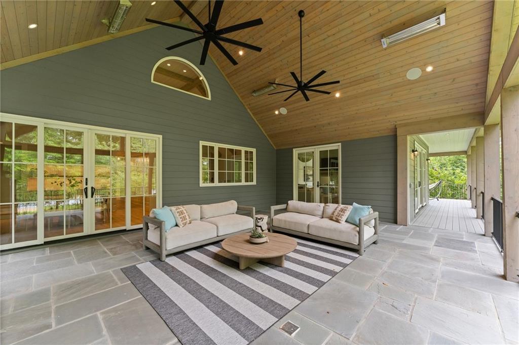 69 Winterhawk Cove