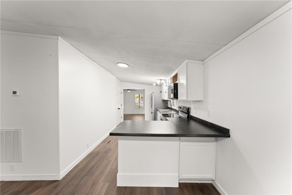 6220 Lee Lane