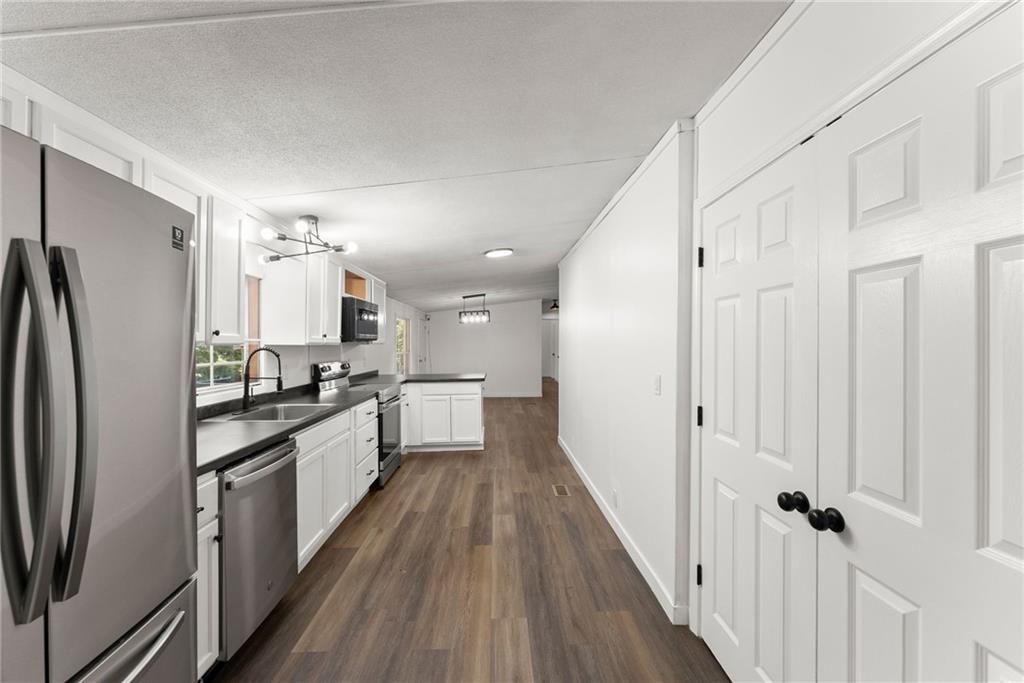 6220 Lee Lane