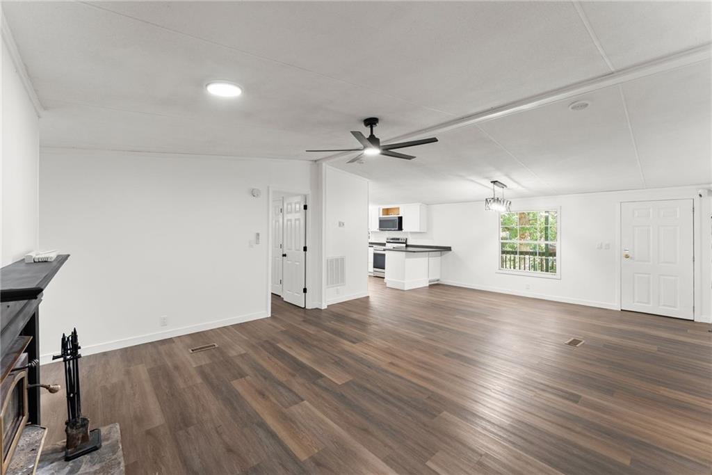 6220 Lee Lane