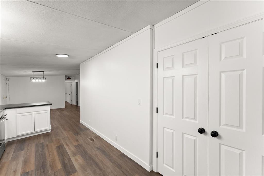 6220 Lee Lane
