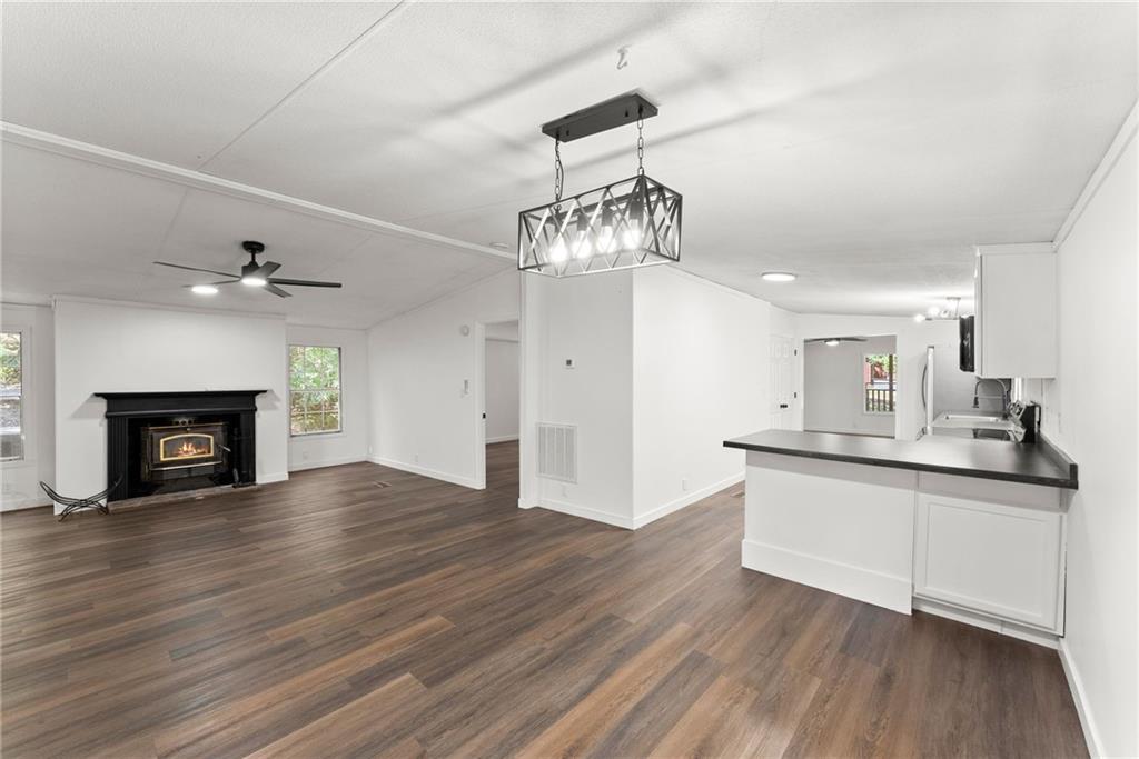 6220 Lee Lane
