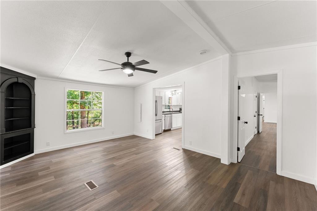 6220 Lee Lane