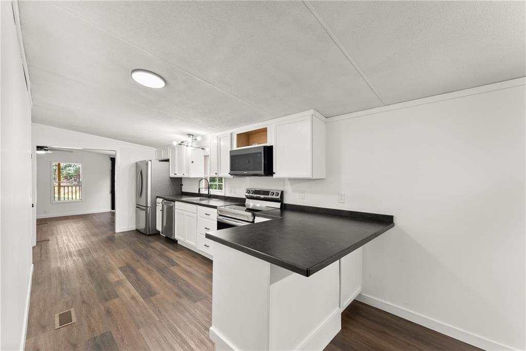 6220 Lee Lane