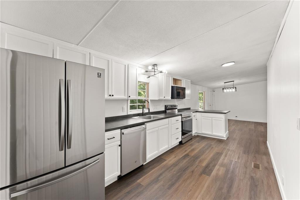 6220 Lee Lane