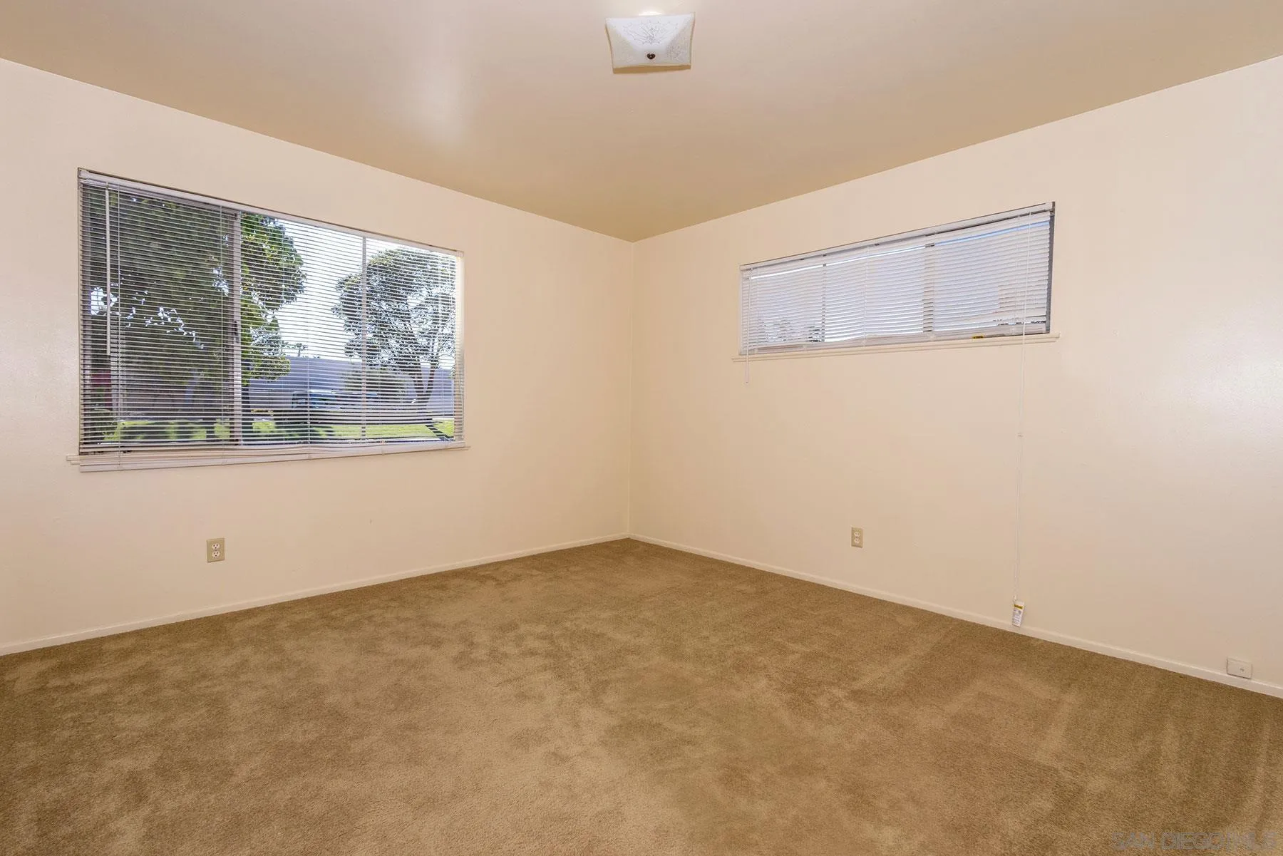 4682 Clairemont Dr