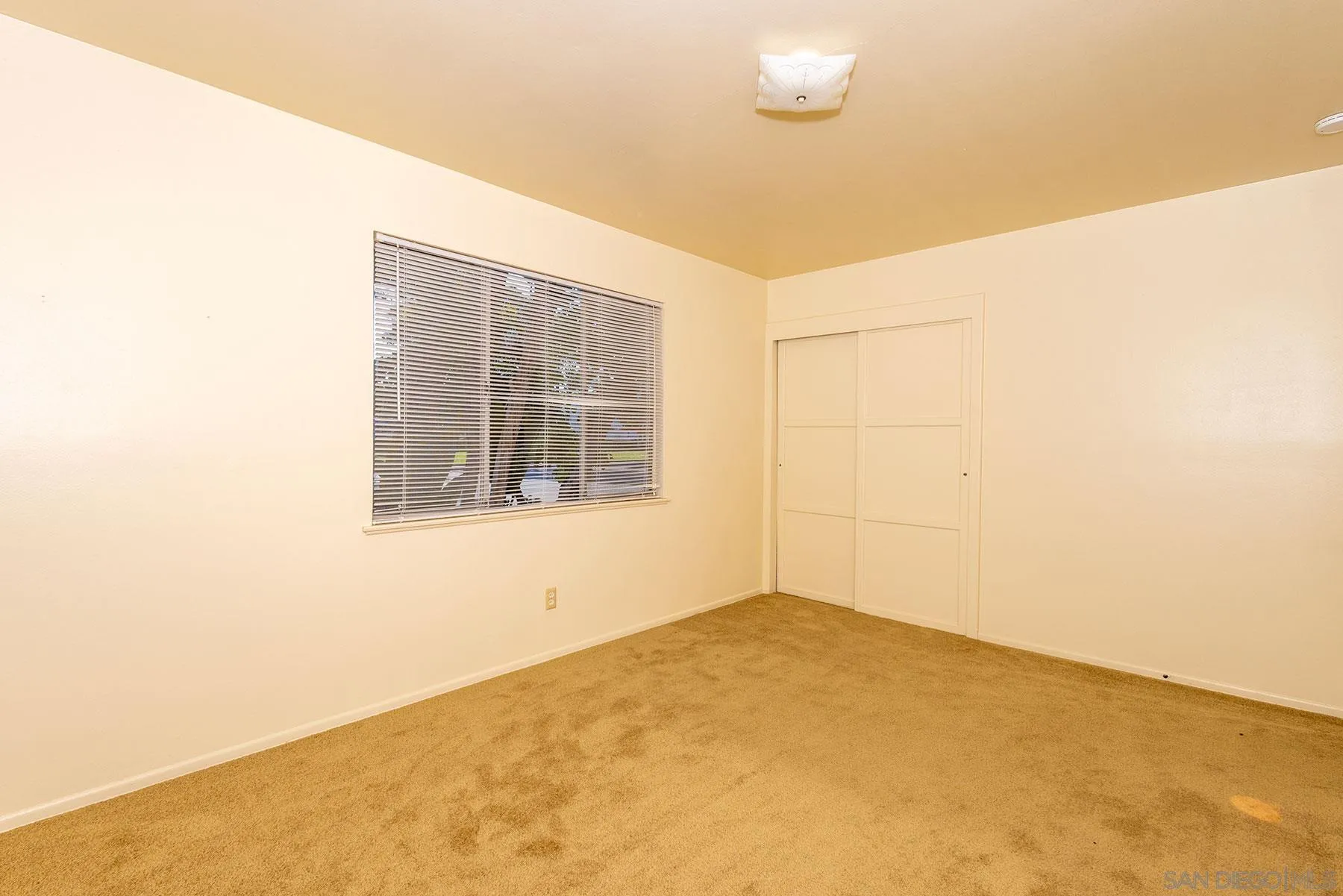 4682 Clairemont Dr