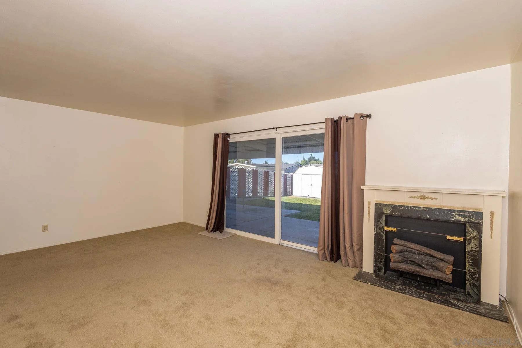 4682 Clairemont Dr