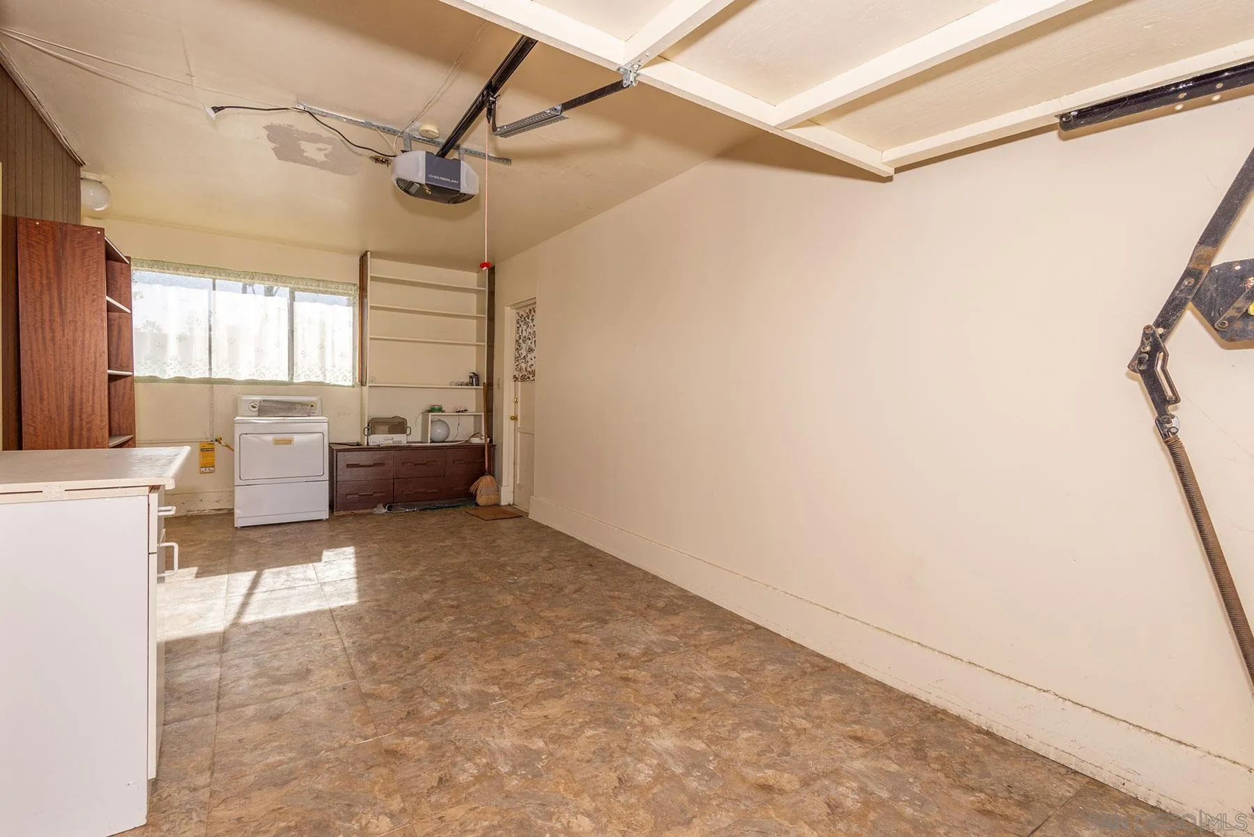 4682 Clairemont Dr