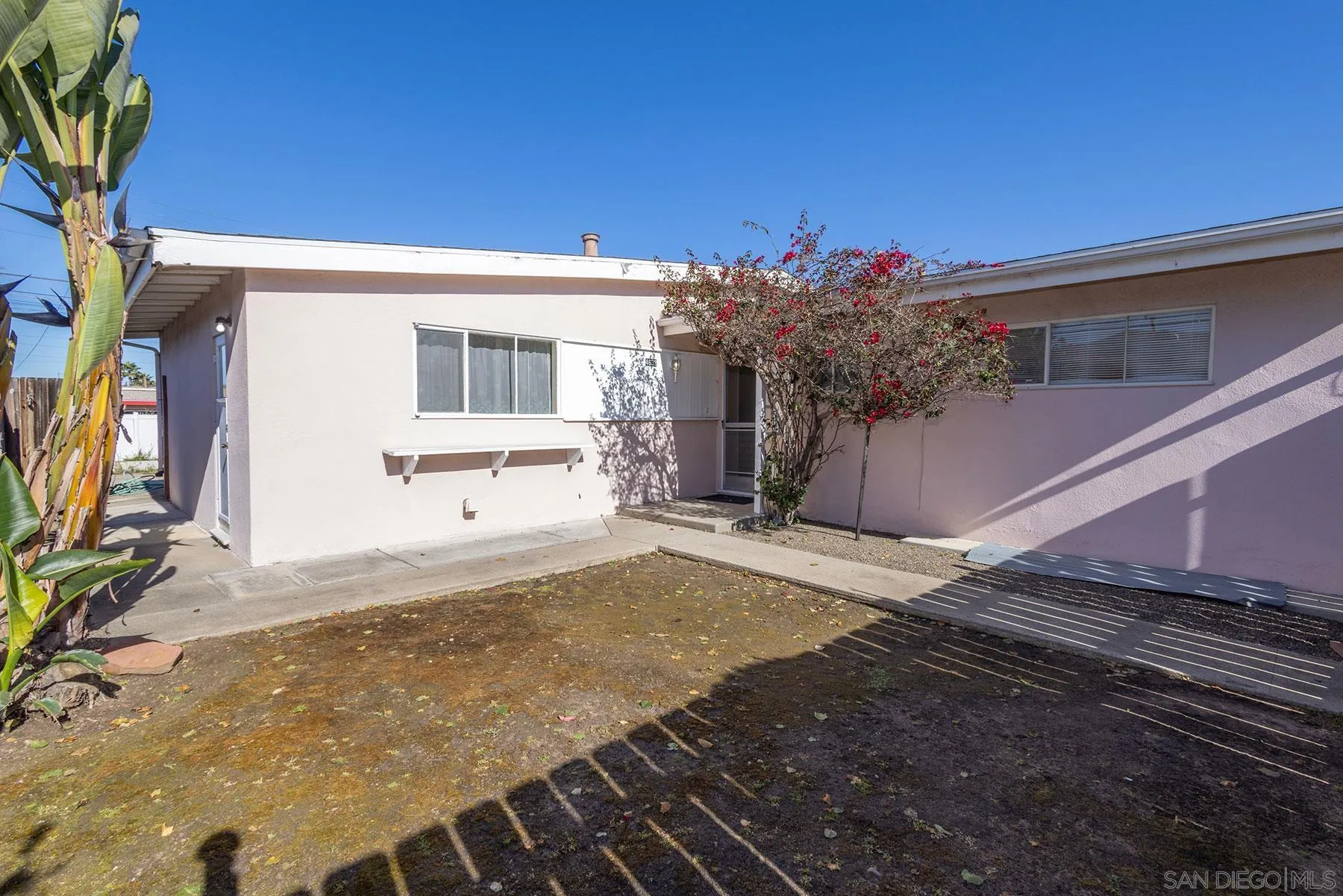 4682 Clairemont Dr