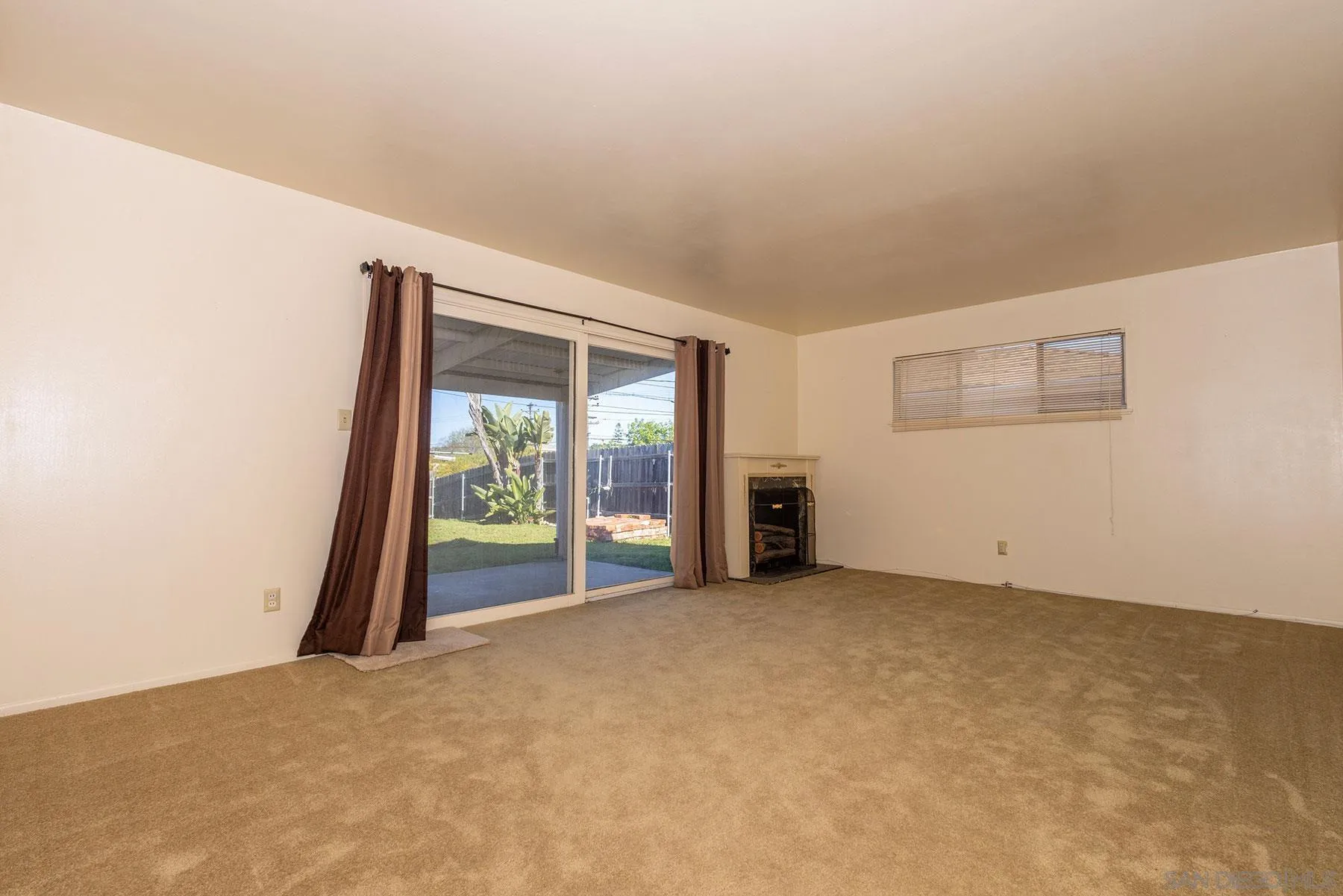 4682 Clairemont Dr