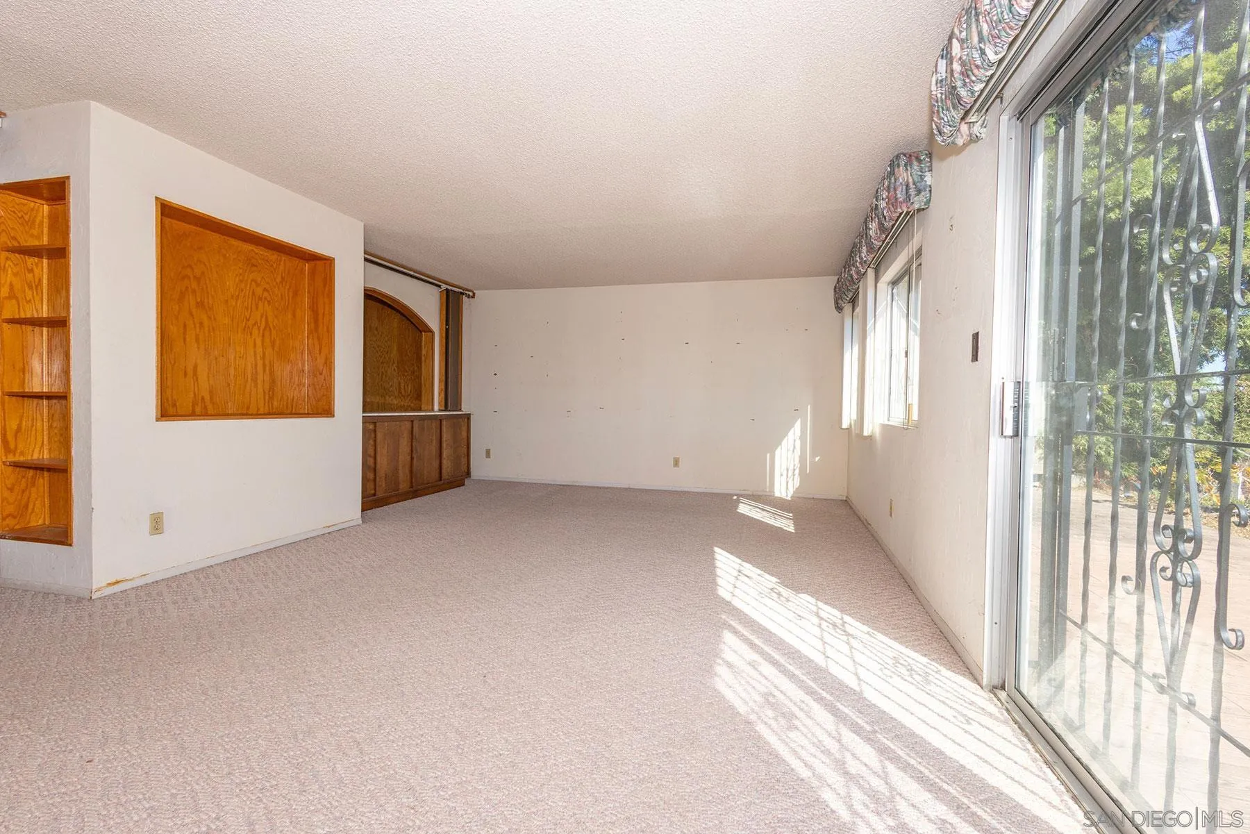 2585 Cowley Way