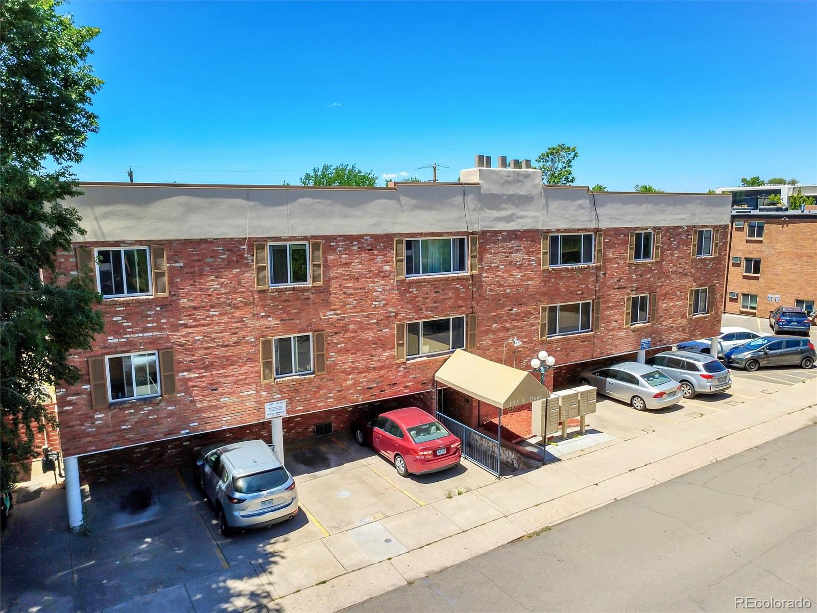 155 S Pennsylvania Street Unit: 202