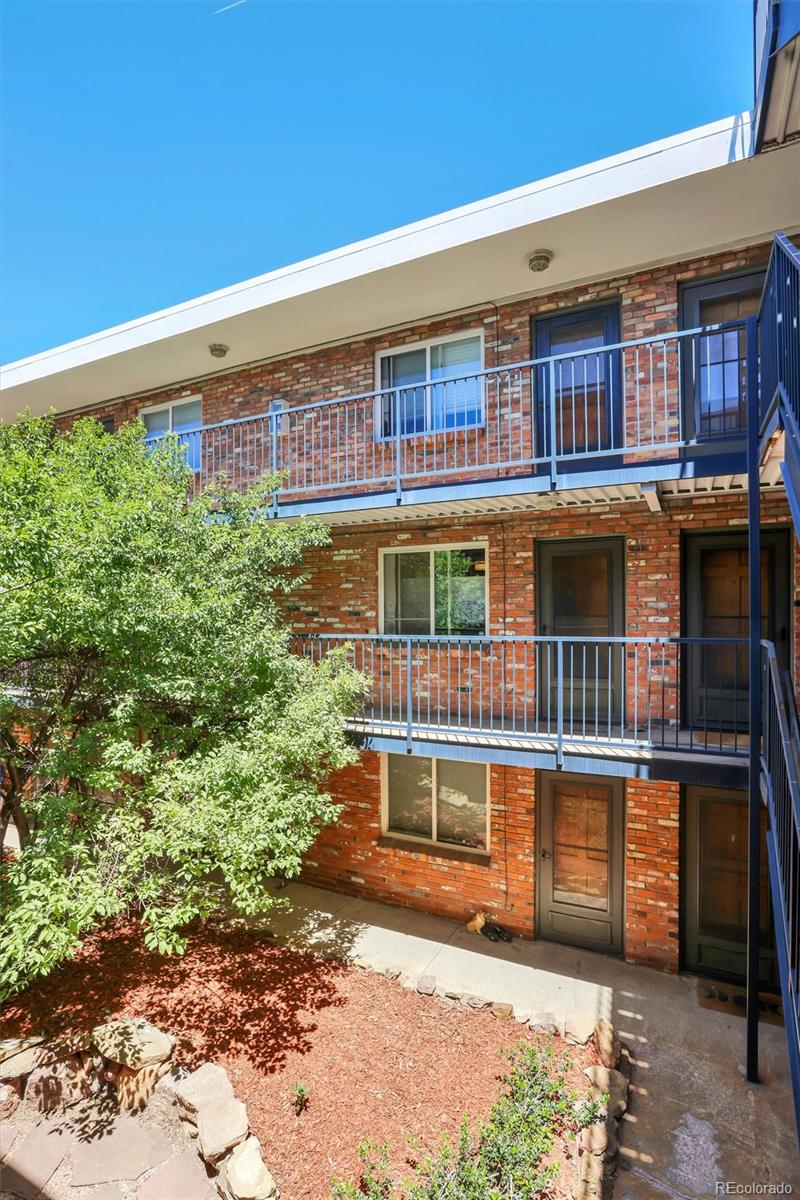 155 S Pennsylvania Street Unit: 202