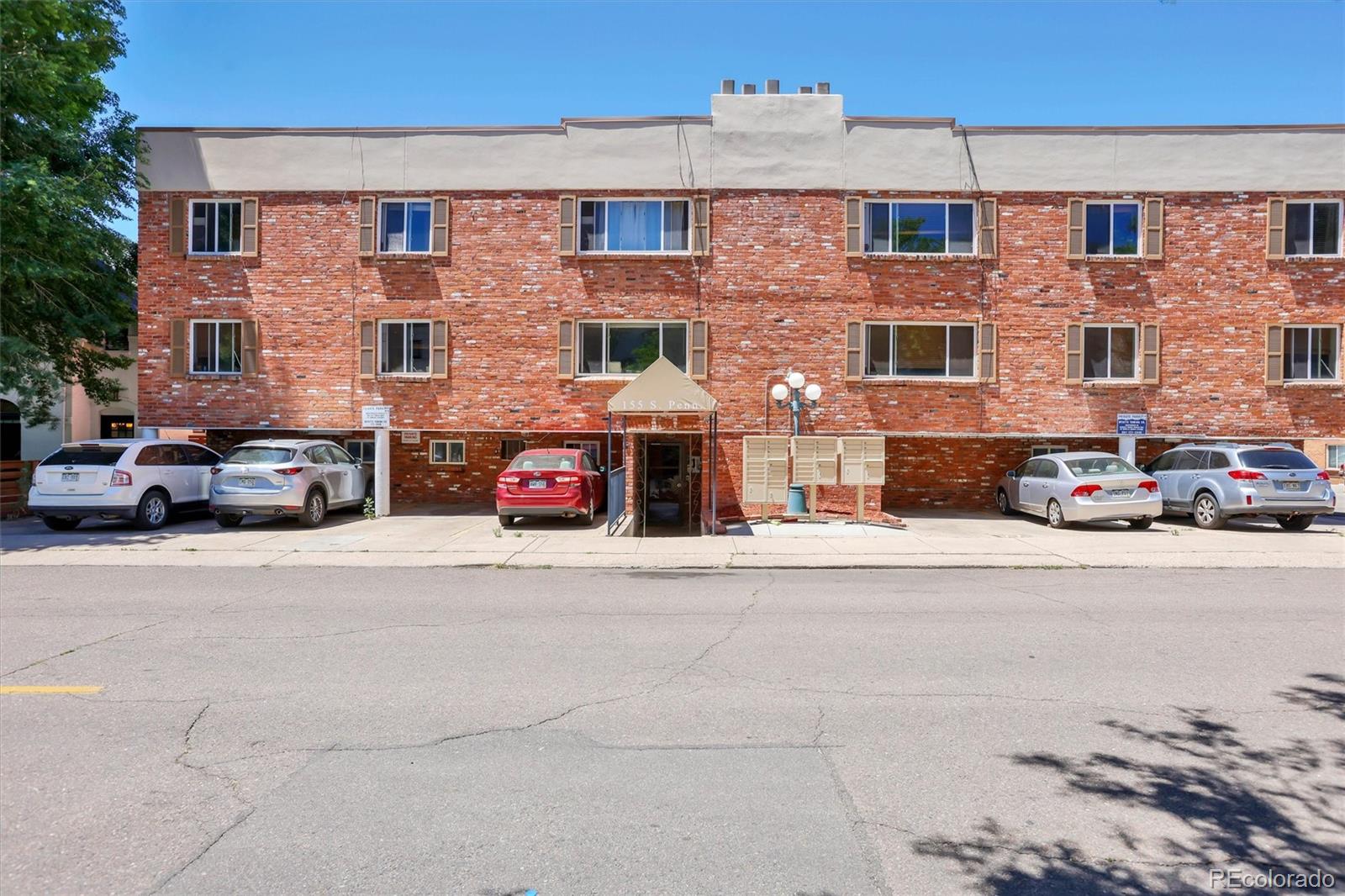 155 S Pennsylvania Street Unit: 202