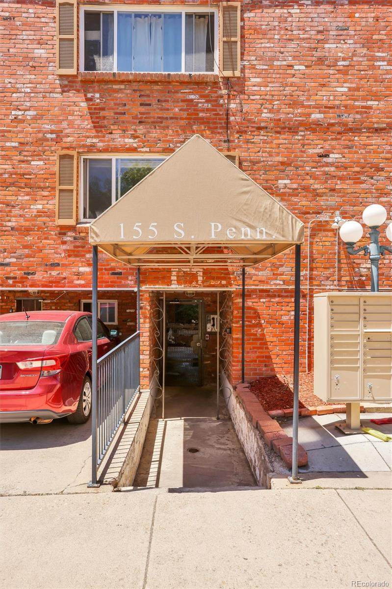 155 S Pennsylvania Street Unit: 202