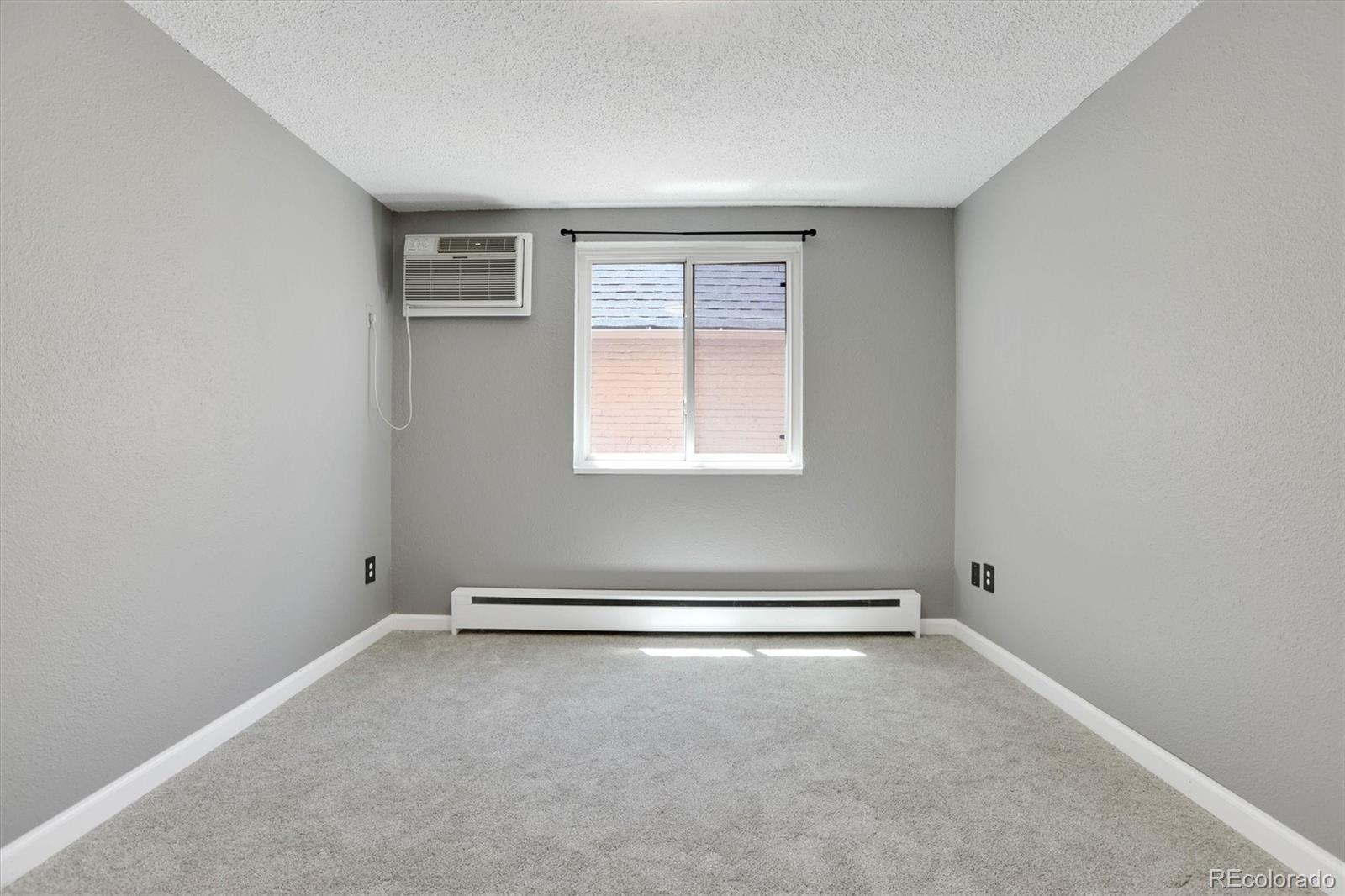 155 S Pennsylvania Street Unit: 202