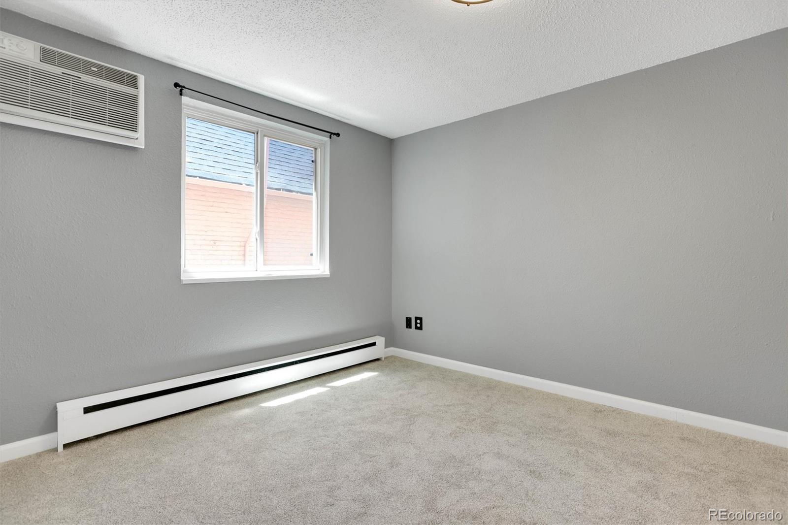 155 S Pennsylvania Street Unit: 202
