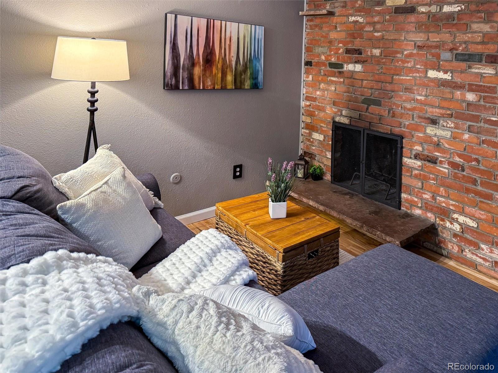 155 S Pennsylvania Street Unit: 202
