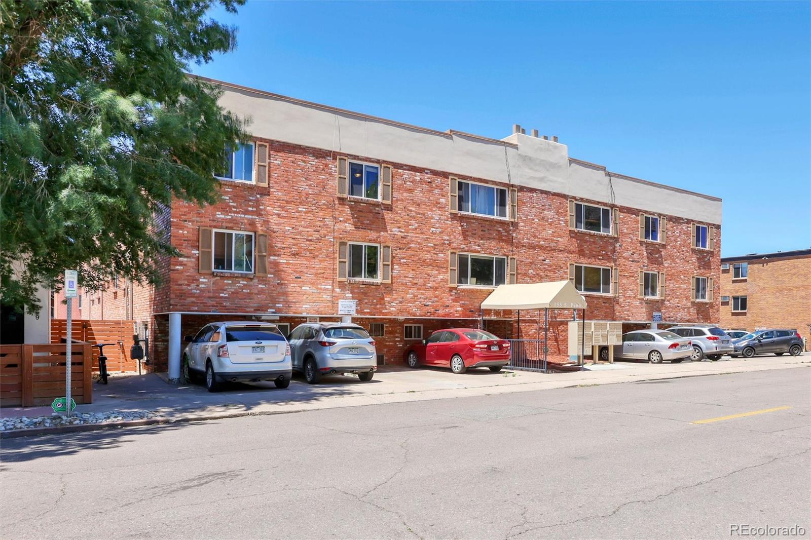 155 S Pennsylvania Street Unit: 202