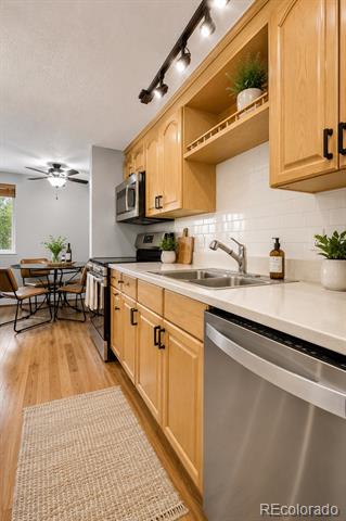 155 S Pennsylvania Street Unit: 202