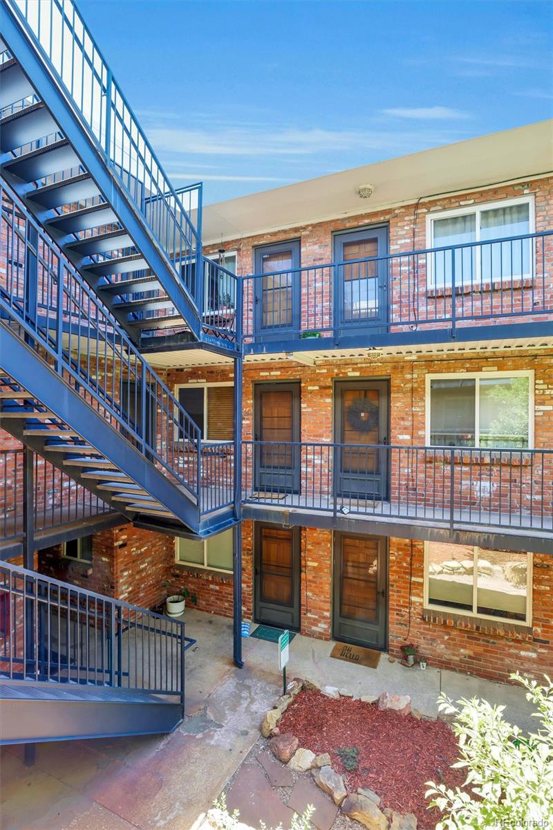155 S Pennsylvania Street Unit: 202