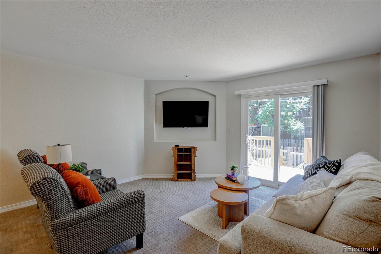 8210 S Fillmore Circle