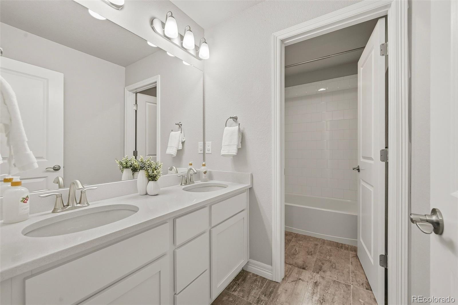 7363 S Scottsburg Way