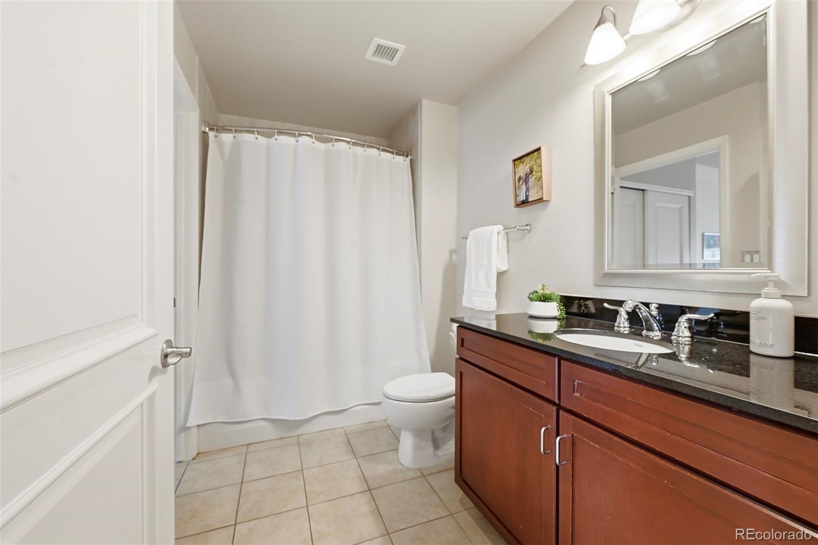 1975 N Grant Street Unit: 813