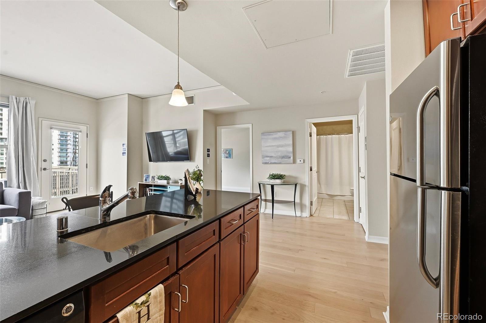 1975 N Grant Street Unit: 813