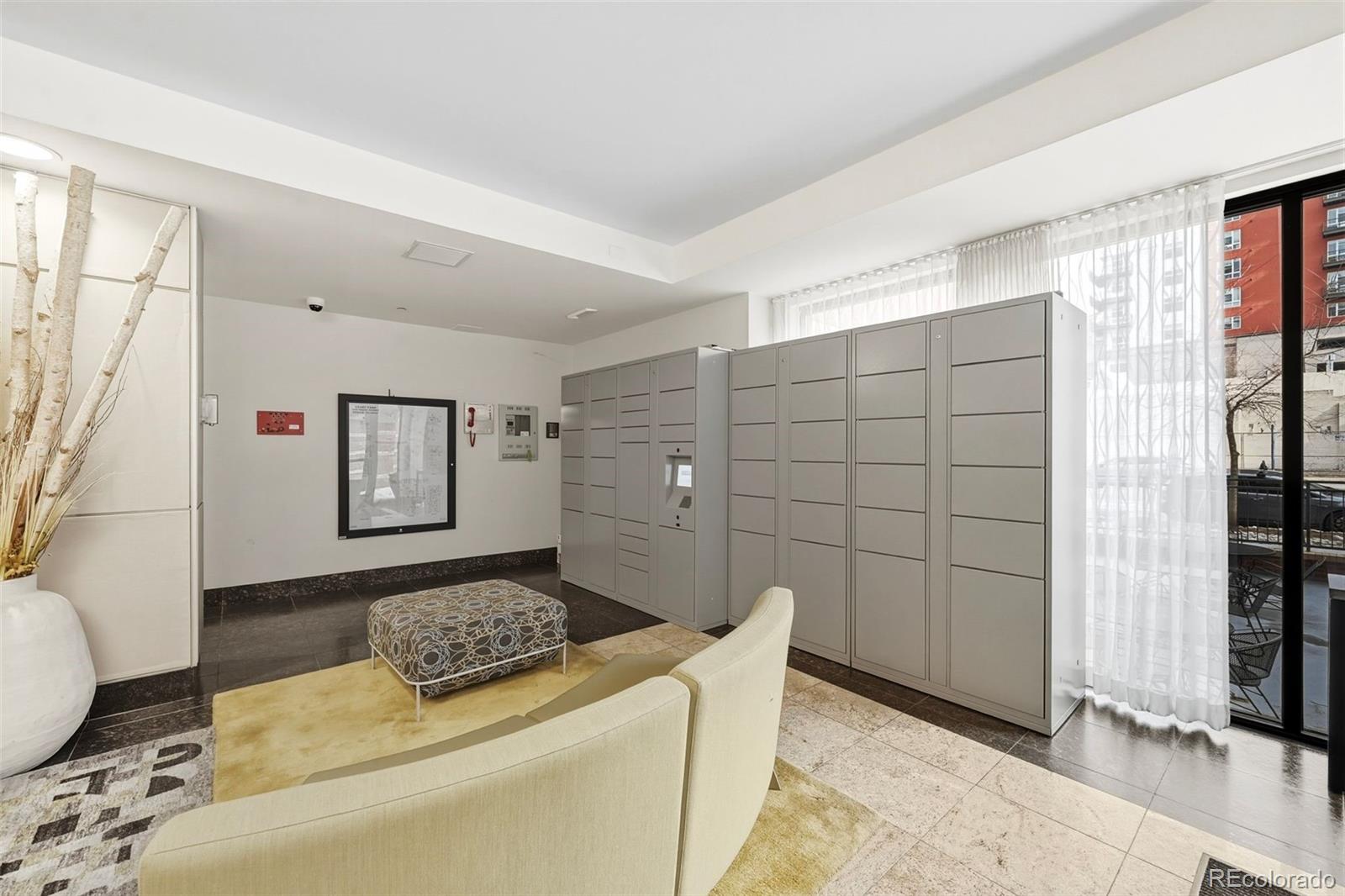 1975 N Grant Street Unit: 813