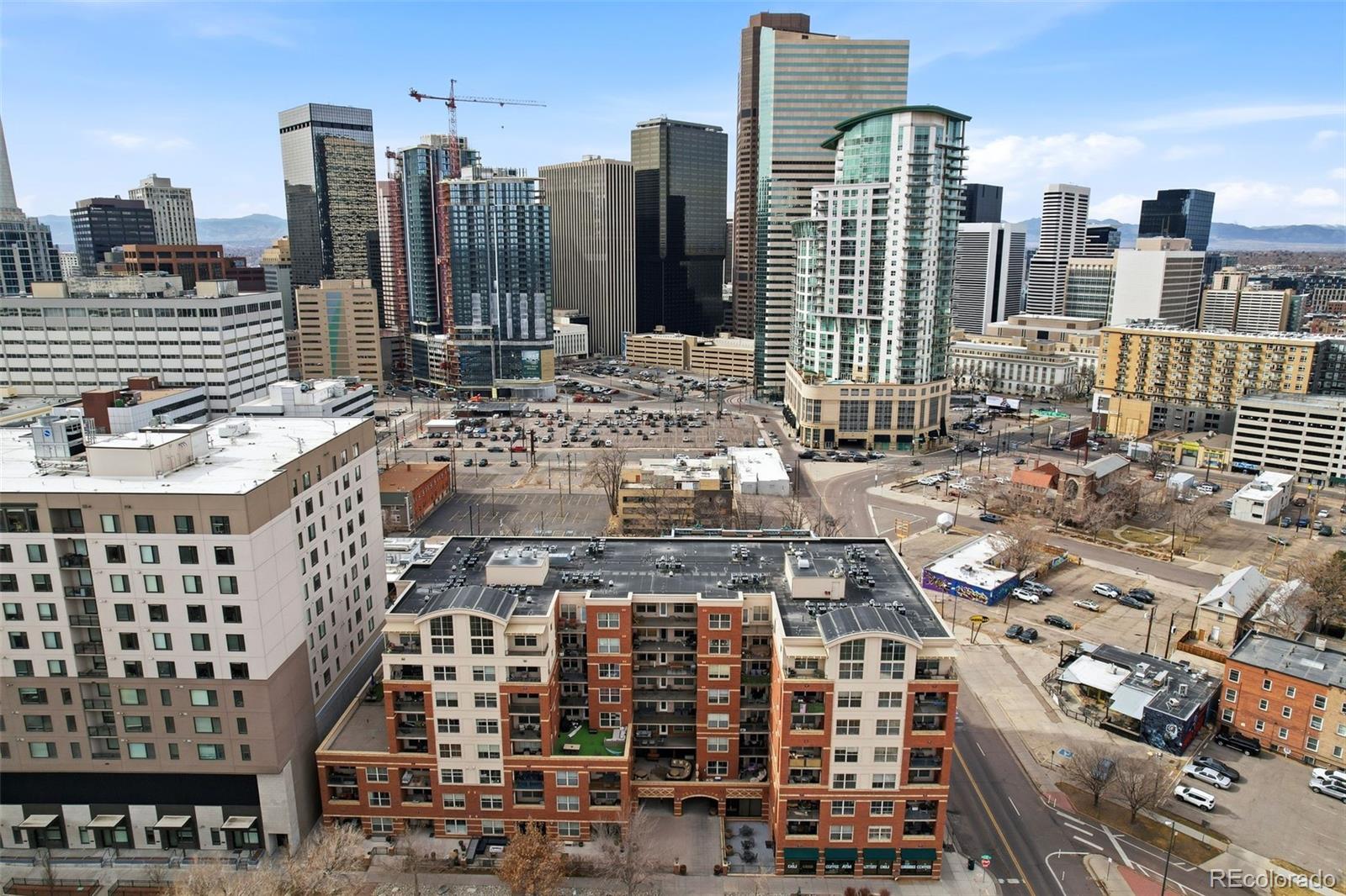 1975 N Grant Street Unit: 813