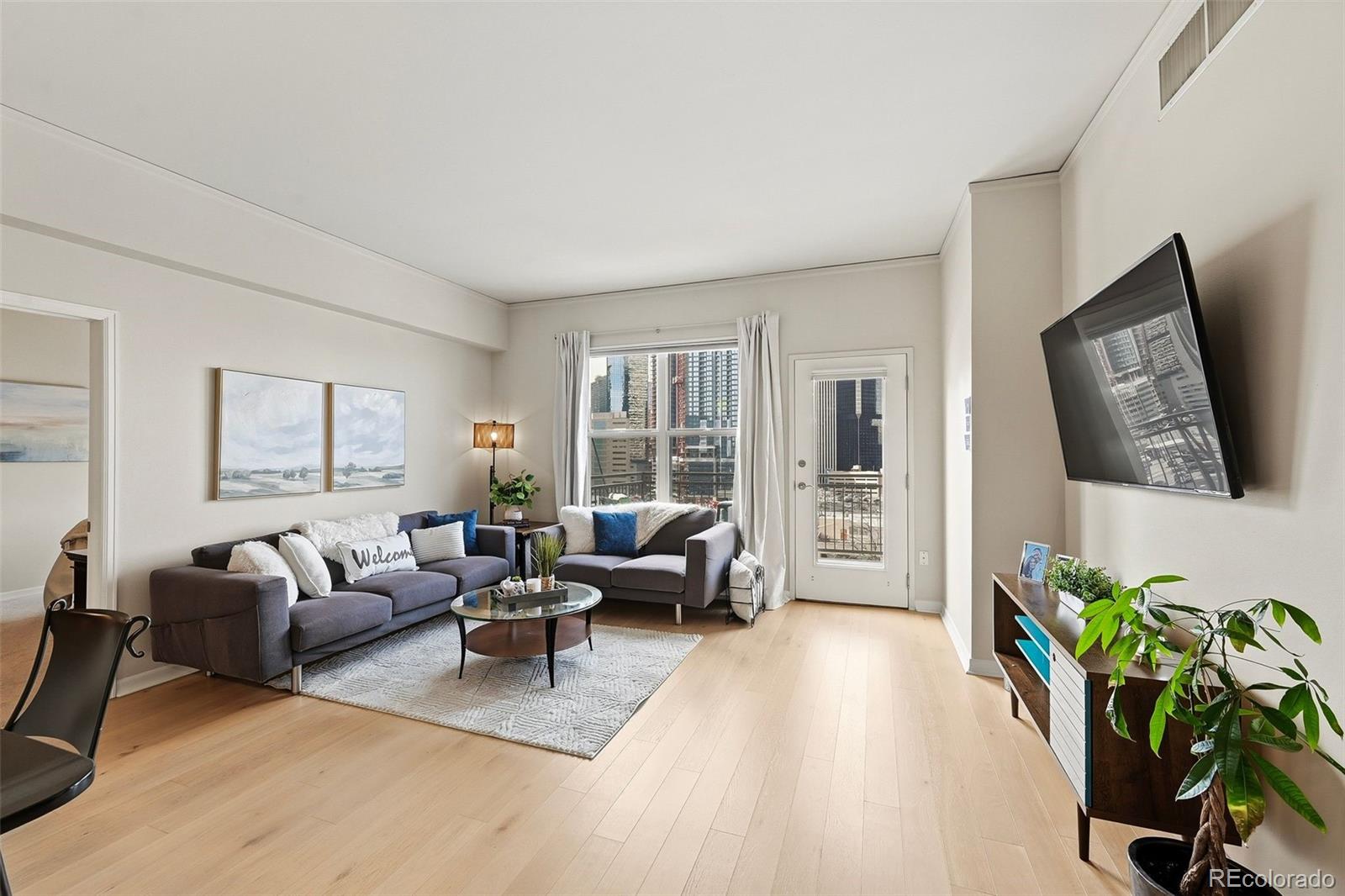 1975 N Grant Street Unit: 813