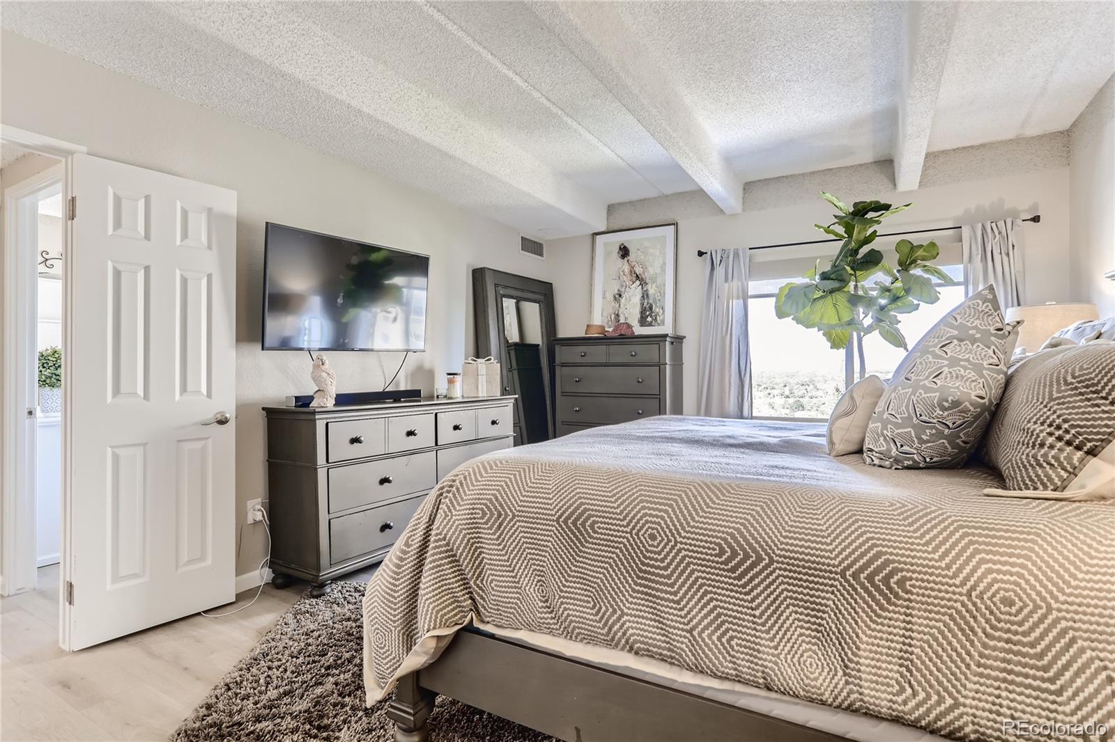 7877 E Mississippi Avenue Unit: 805