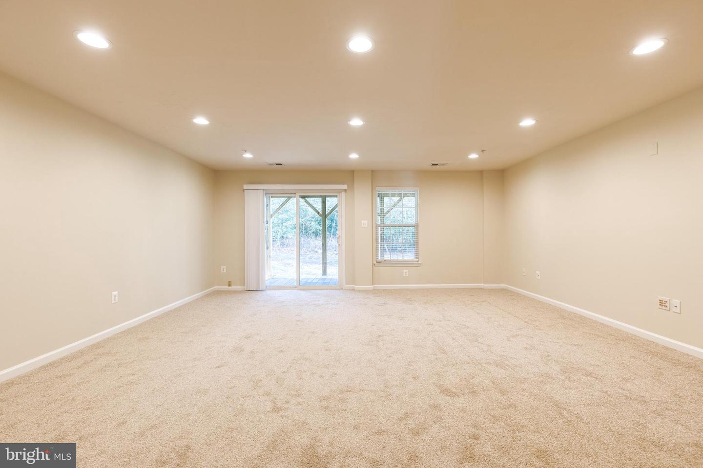 7672 Timbercross Ln